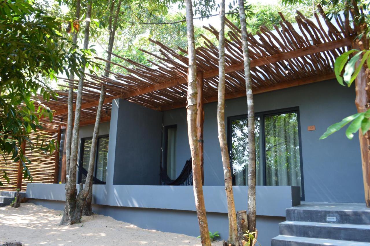 Tamu Koh Rong Hotell Pagoda Beach Exteriör bild