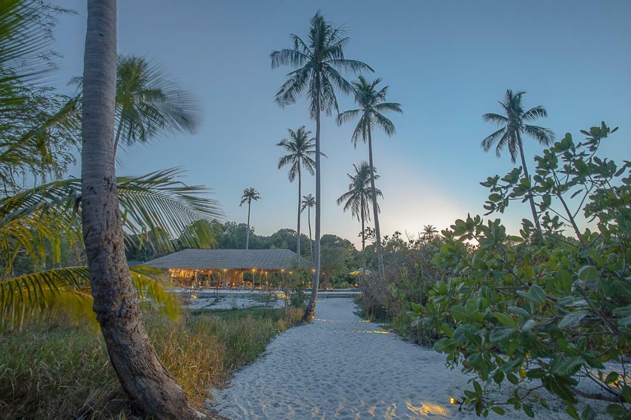 Tamu Koh Rong Hotell Pagoda Beach Exteriör bild